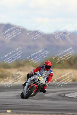 media/Nov-16-2025-Race Pace (Sun) [[8c5fa54630]]/Non Verified Riders (1st 20 Minutes)/5-Turn 15 (110pm)/